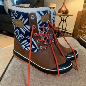 Size 7.5 KEEN Women's Boots